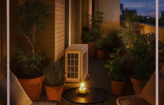 川越駅徒歩6分の分譲賃貸3LDK。 南向きのリビングと、光と風を感じるバルコニーが魅力の住まいです。 “扉の先に、やさしい日々を。” 動画で、この部屋に流れる静かな時間を感じてください。